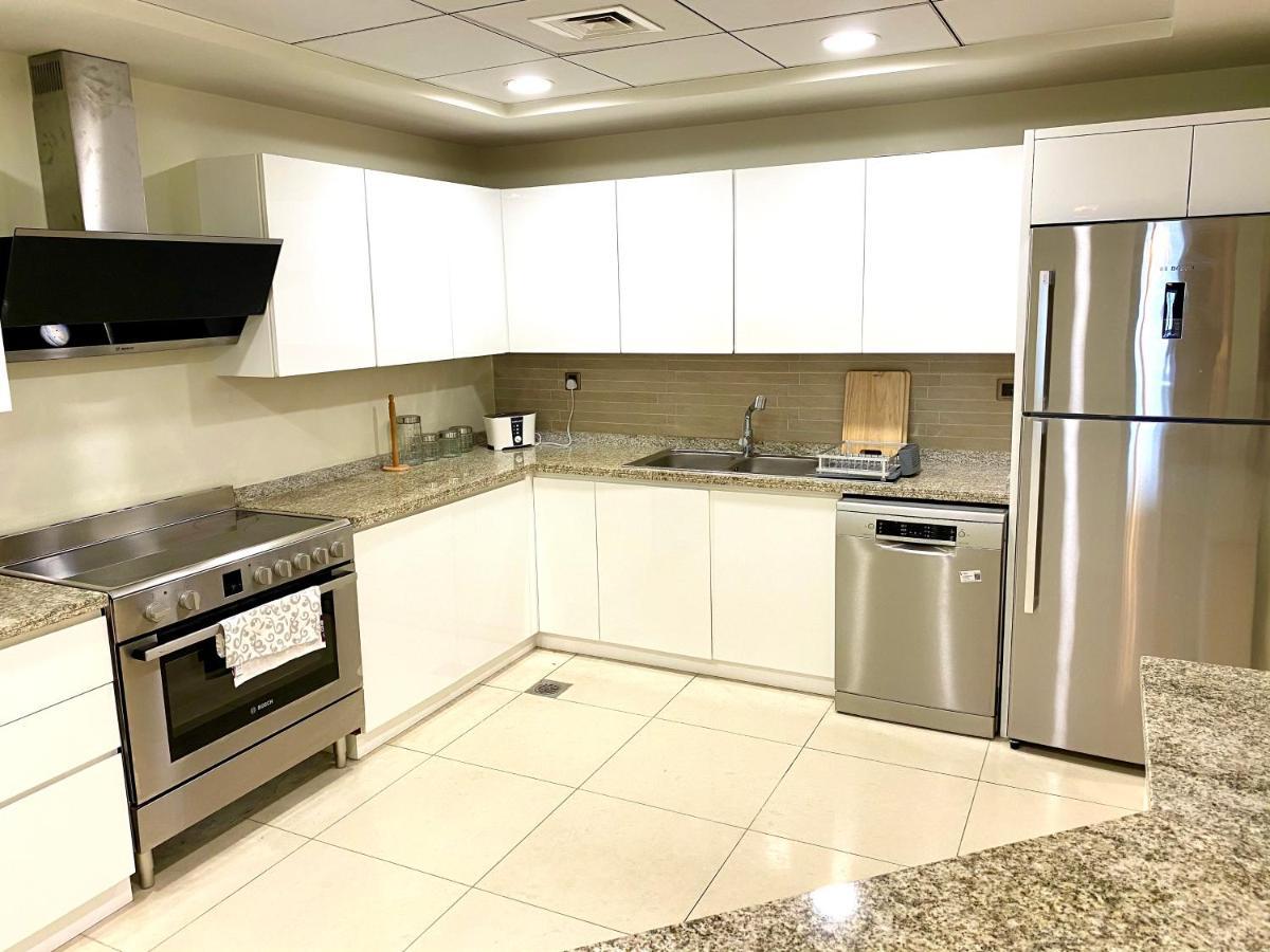 Spacious 4 Bd Apartment With Amazing Sea View Dubai Exterior photo